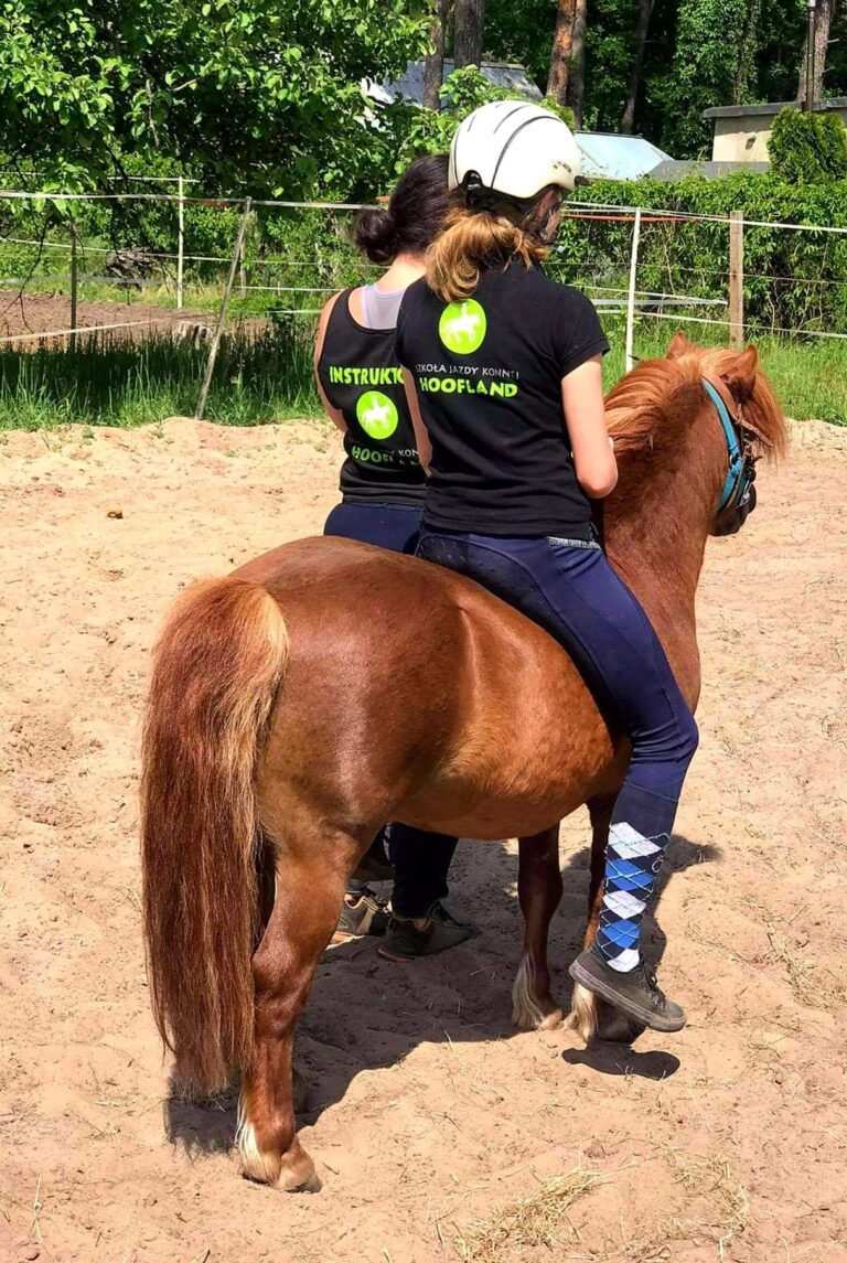 Szkoła Jazdy Konnej Hoofland Wypoczynek w mazowieckiej przystani